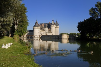 France, Loiret (45), Vallée de la Loire classée Patrimoine Mondial de l' UNESCO, Sully-sur-Loire, château du XIVe XVIIe siècles, mention obligatoire : Châteaux de Sully-sur-Loire, propriété du département du Loiret