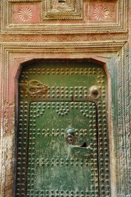 Maroc, Moyen Atlas, Fès, ville impériale, médina classée Patrimoine Mondial de l'UNESCO, Fès el Bali, quartier des tanneurs, Chouara, porte de maison