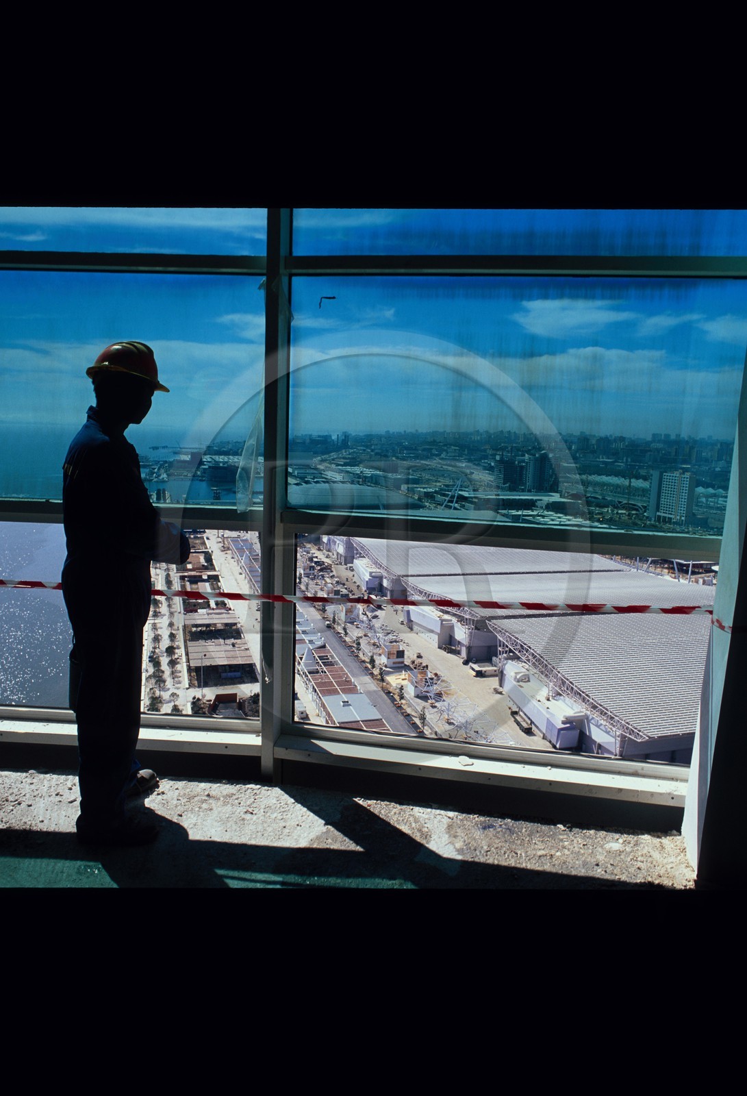 Portugal, Lisbonne, vue sur le port depuis la Tour Vasco De Gama (exposition universelle de 1998)
