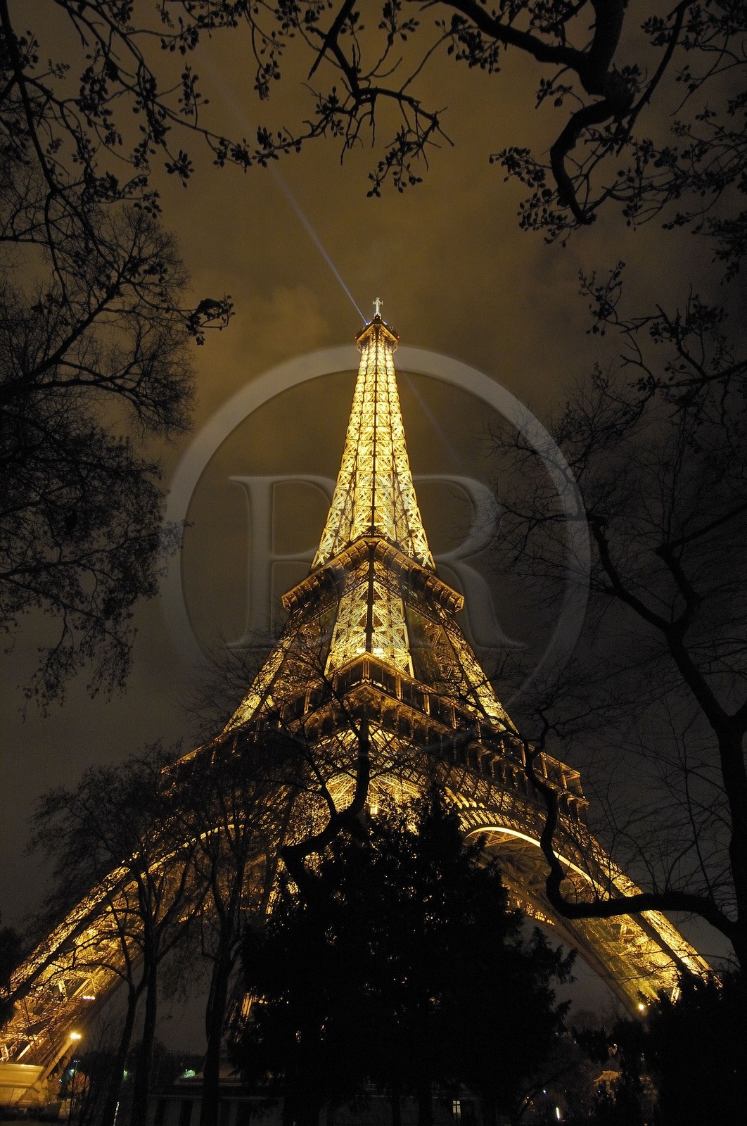 France, Paris (75), la Tour Eiffel illuminée (© SETE-illuminations Pierre Bideau)