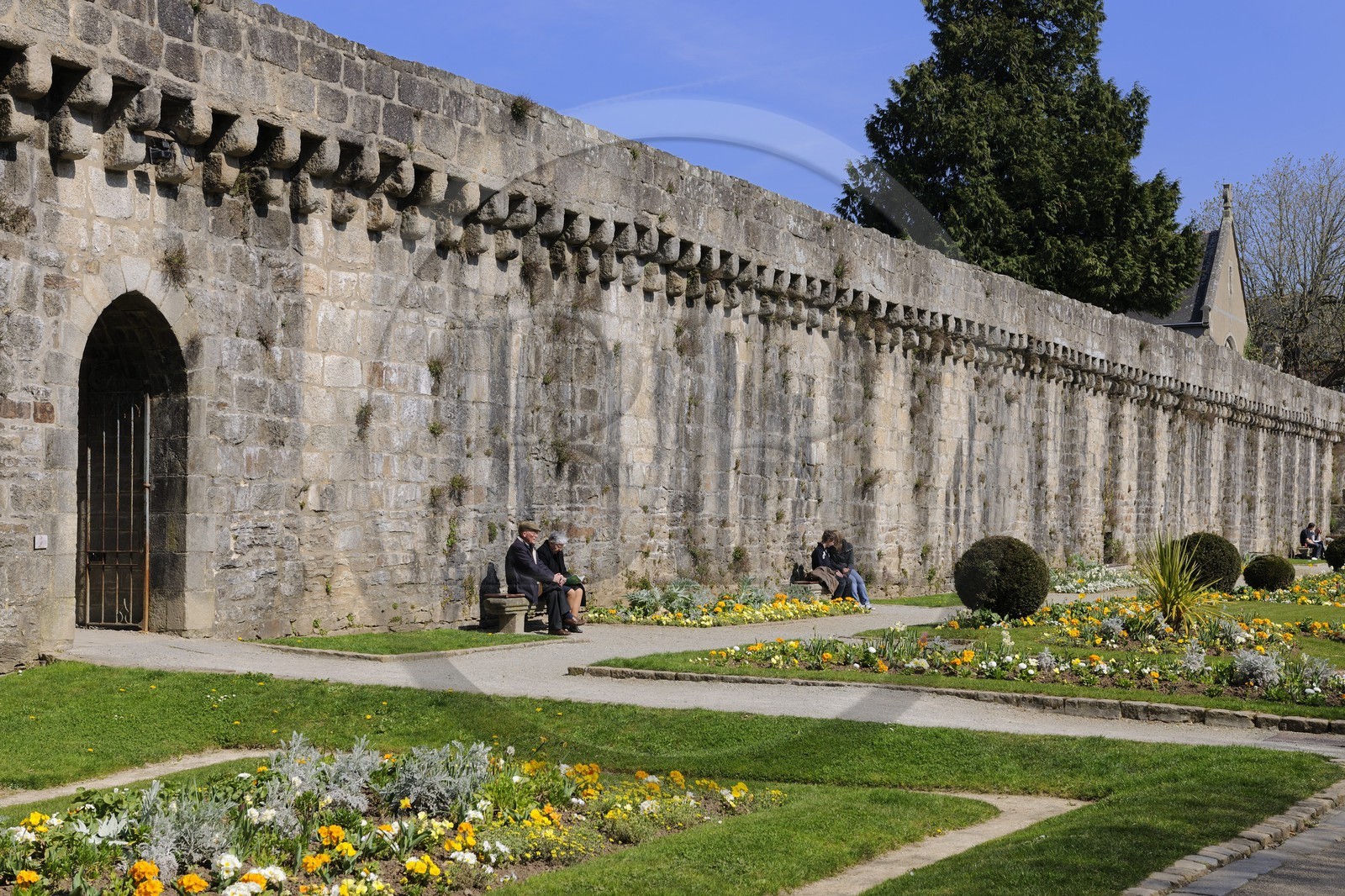 France, Finistère (29), Quimper, les anciens remparts sur le Bvd Amiral de Kuerguelen