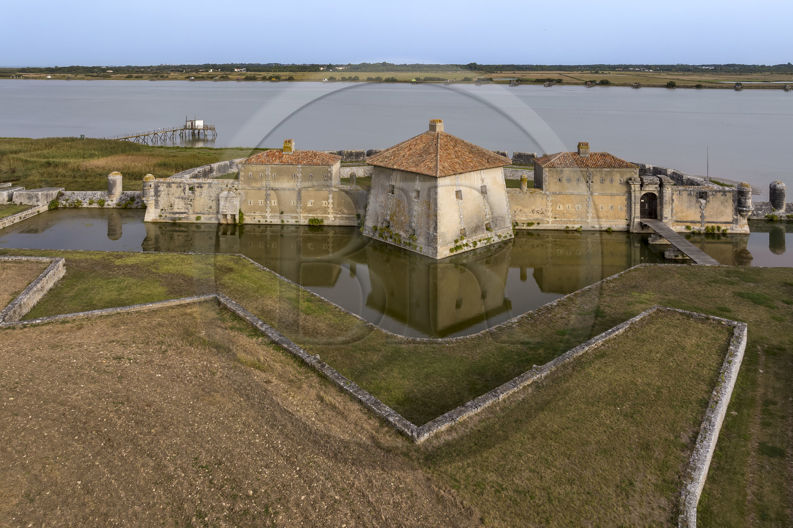 France, Charente-Maritime (17), Saint-Nazaire-sur-Charente, le Fort Lupin au bord de la Charente construit par Vauban (vue aérienne)