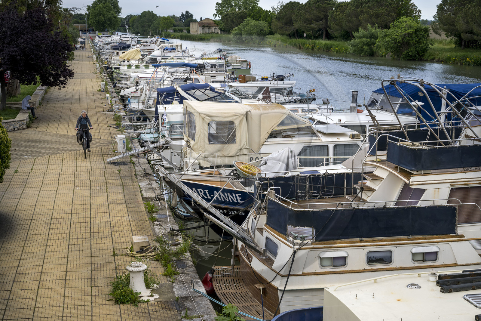 France, Gard (30), Saint-Gilles du Gard, le port du Canal du Rhone à Sète