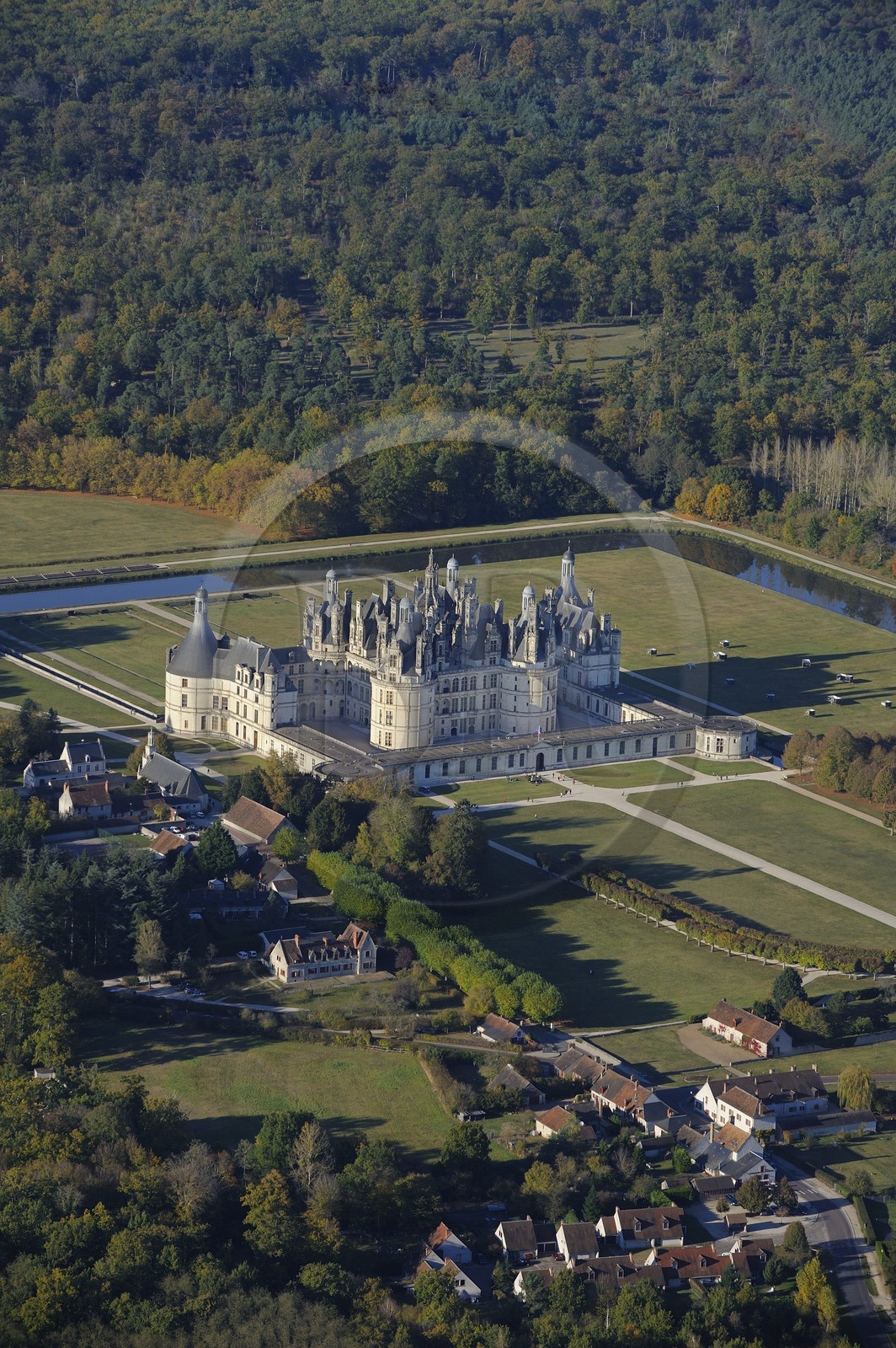 France, Loir et Cher (41), Vallée de la Loire classée Patrimoine Mondial de l' UNESCO, château de Chambord (vue aérienne)