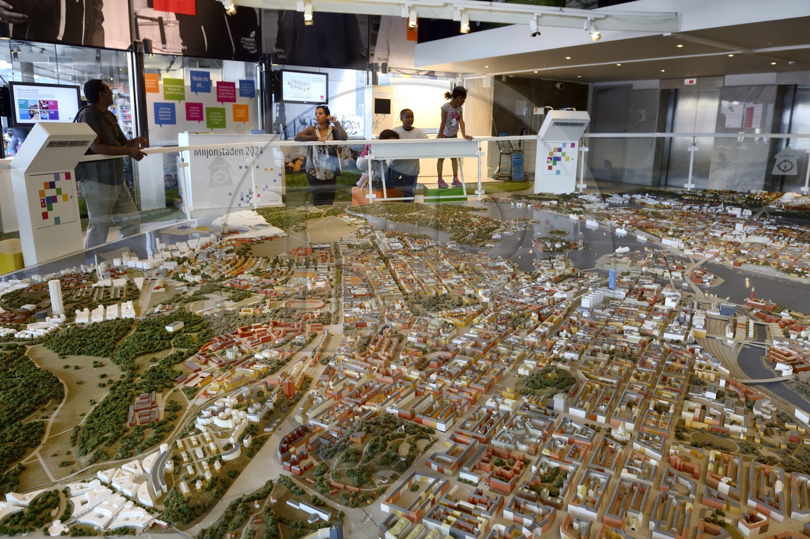 Suède, Stockholm, le Kulturhuset (Maison de la culture), plan relief interactif de Stockholm