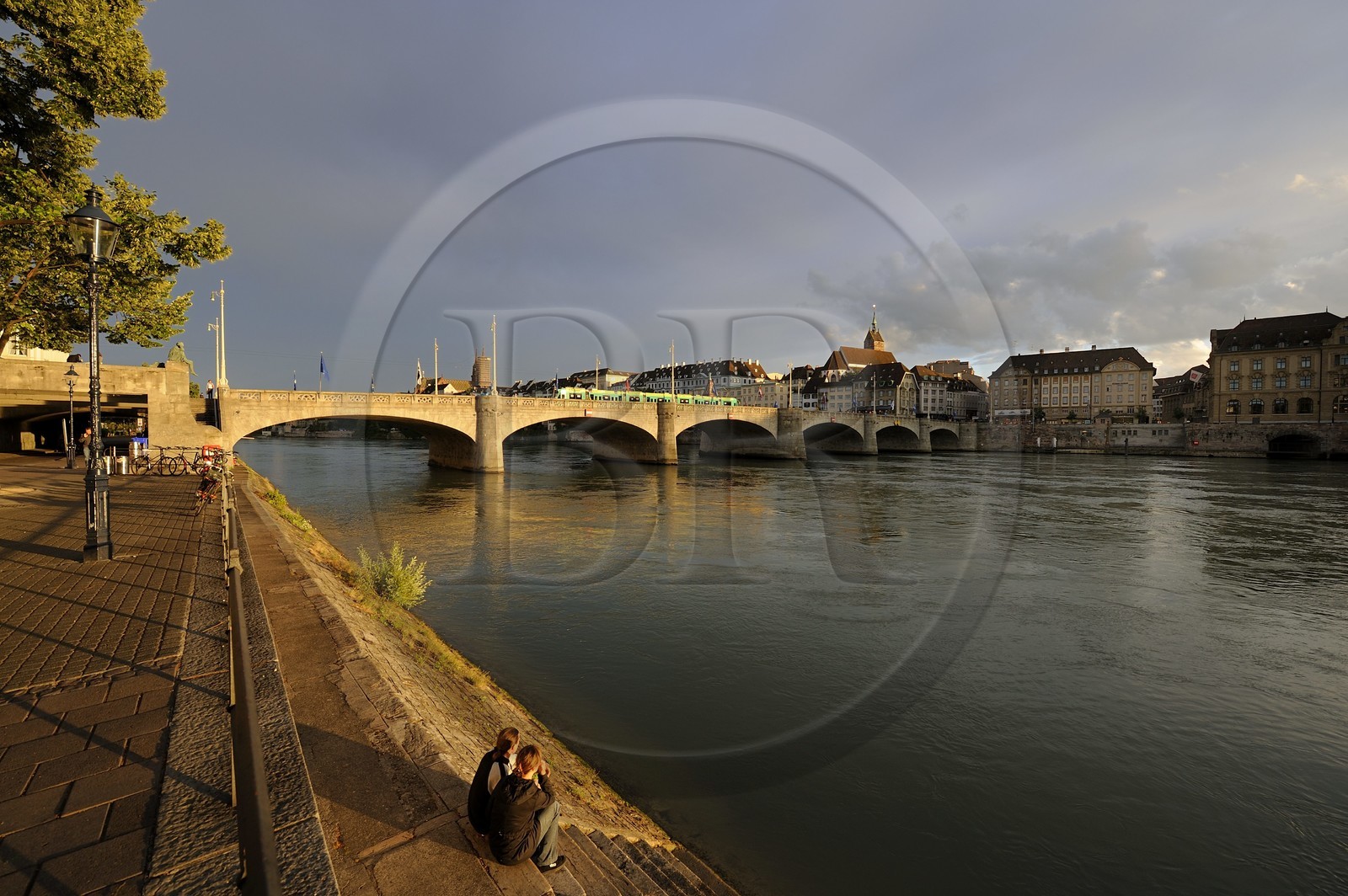 Suisse, Bâle, la Mittlere Brücke qui enjambe le Rhin