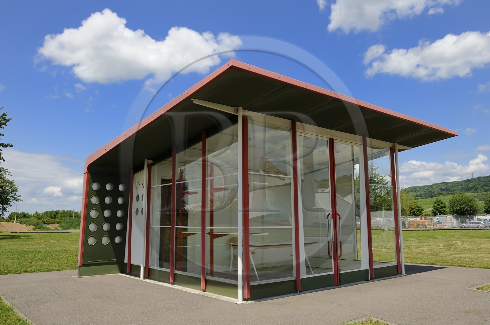 Allemagne, Süd-Baden, Weil am Rhein près de Bâle, Vitra, Station service de l'architecte Jean Prouvé (1950)