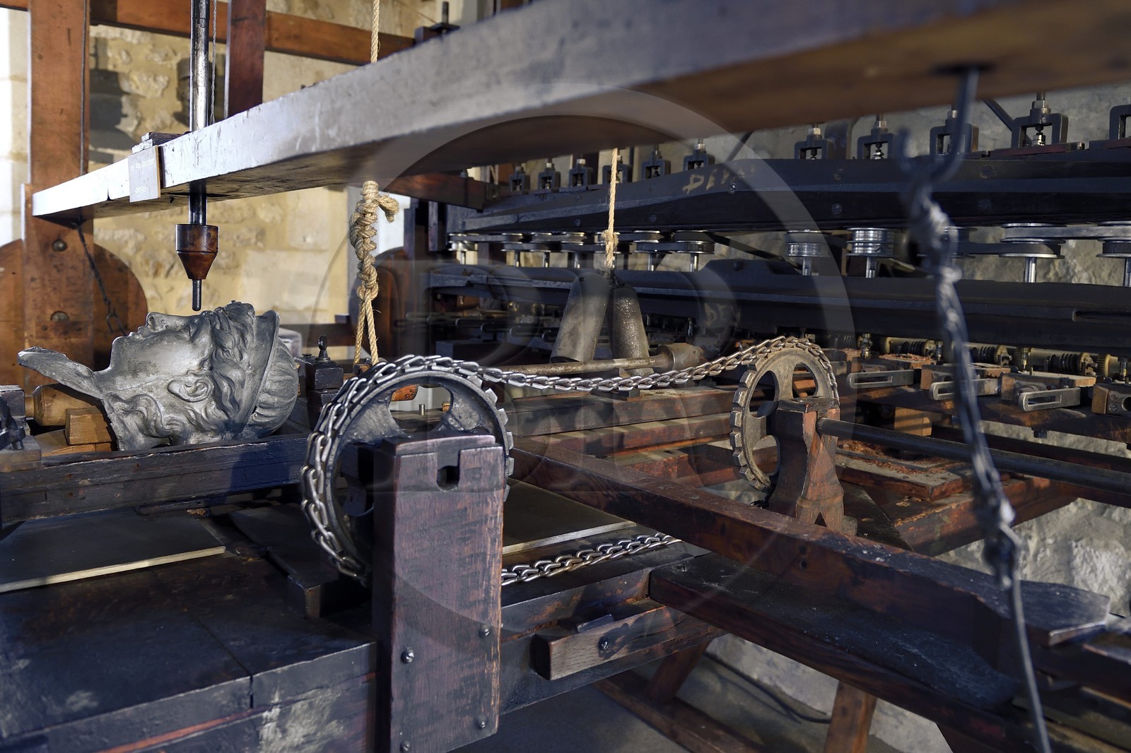 France, Dordogne (24), Périgord Pourpre, Bergerac, Musée d’anthropologie du tabac dans la Maison Peyrarède édifiée en 1604, machine à usiner par copiage (machine à sculpter les têtes de pipes) de Dalloz