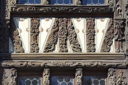 France, Bas Rhin (67), Saverne, détail de la façade de la Maison à colombage Katz du XVIIème siècle