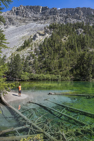 France, Hautes Alpes (05), Névache, la Vallée Étroite à la frontière italienne, le lac Vert (alt. 1834 m)