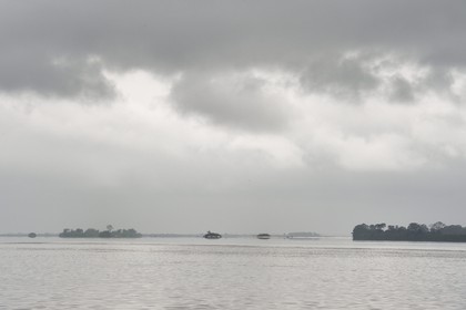 Gabon, province de Ogooué- Maritime, le fleuve Ogooué
