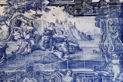 Portugal, région du Minho, Guimaraes, Pousada de Santa Marinha da Costa, azulejos representant le printemps