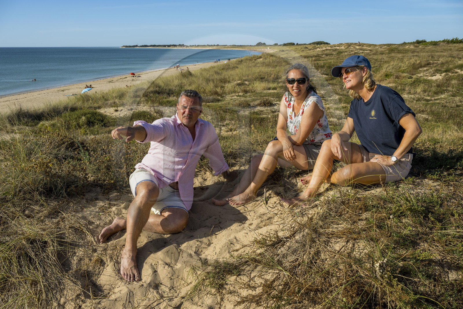France, Charente Maritime, Oleron island, Saint Georges d'Oléron, Chaucre beach, agronomist Ethel Gauthier in the center with Anne-Cécile and Christophe Amigorena, the creators of Melifera Gin