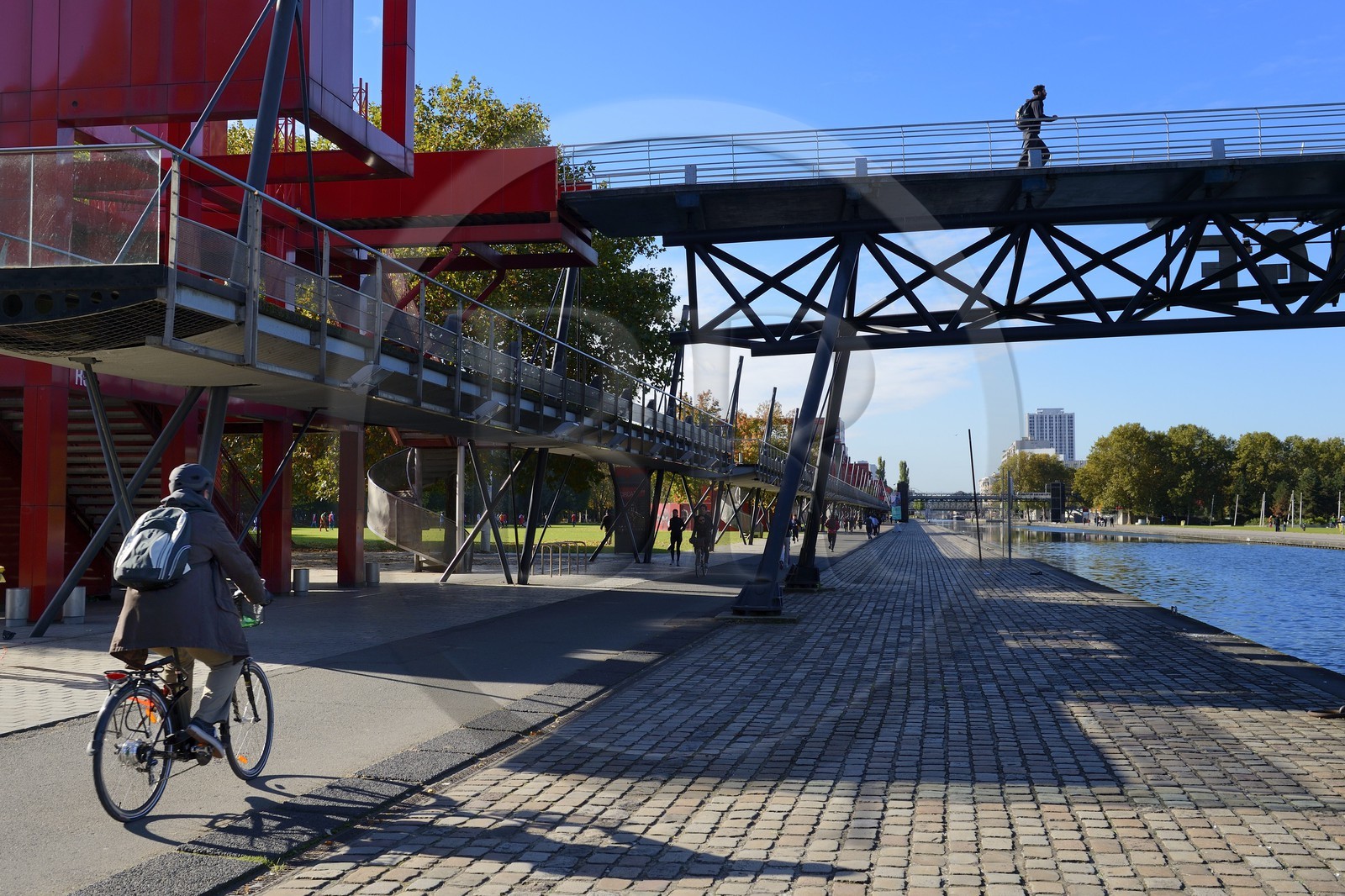 France, Paris (75), le canal de l'Ourcq dans le parc de la Villette