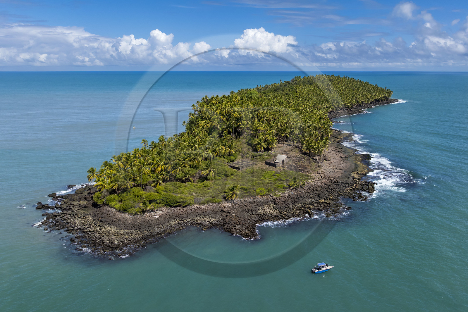 France, Guyane, Kourou, Iles du Salut, l'Ile du Diable, la case a servi de bagne à Alfred Dreyfus du 13 avril 1895 au 9 juin 1899 (vue aérienne)