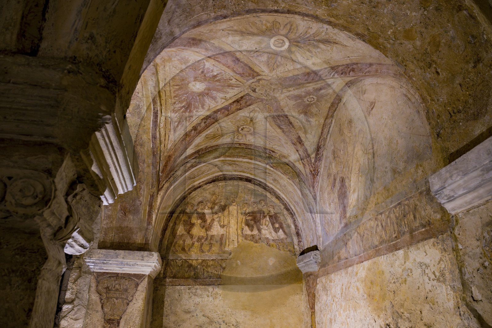 France, Yonne (89), Auxerre, l'église abbatiale de l'abbaye Saint-Germain, crypte à l'architecture carolingienne, oratoire dédié au premier martyr chrétien Saint Etienne avec ses fresques uniques du IXe siècle, l'extase de Saint Etienne