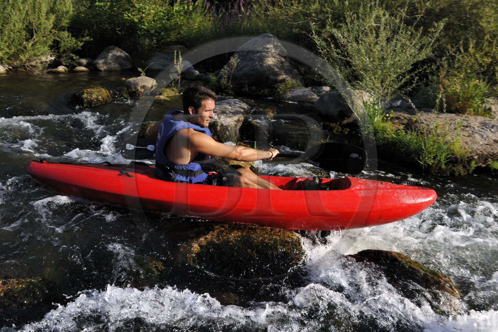 France, Herault, Orb valley, kayaking the river Orb at the moulin de Travassac next to Mons la Trivalle, Sylvain Cathala from Ateliers Rivière Randonnees