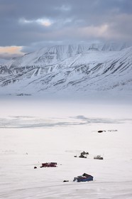 Norway, Svalbard, Spitzbergen, isolated houses in the Adventdalen valley near Longyearbyen