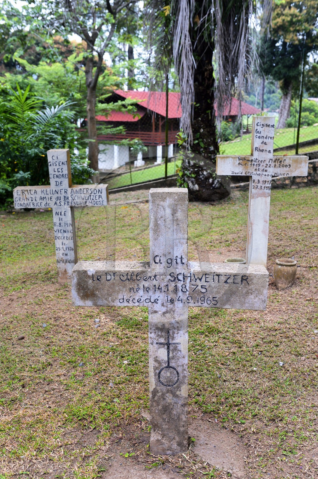 Gabon, Province du Moyen-Ogooué, Lambaréné, Hopital Albert Schweitzer, tombe d'Albert Schweitzer