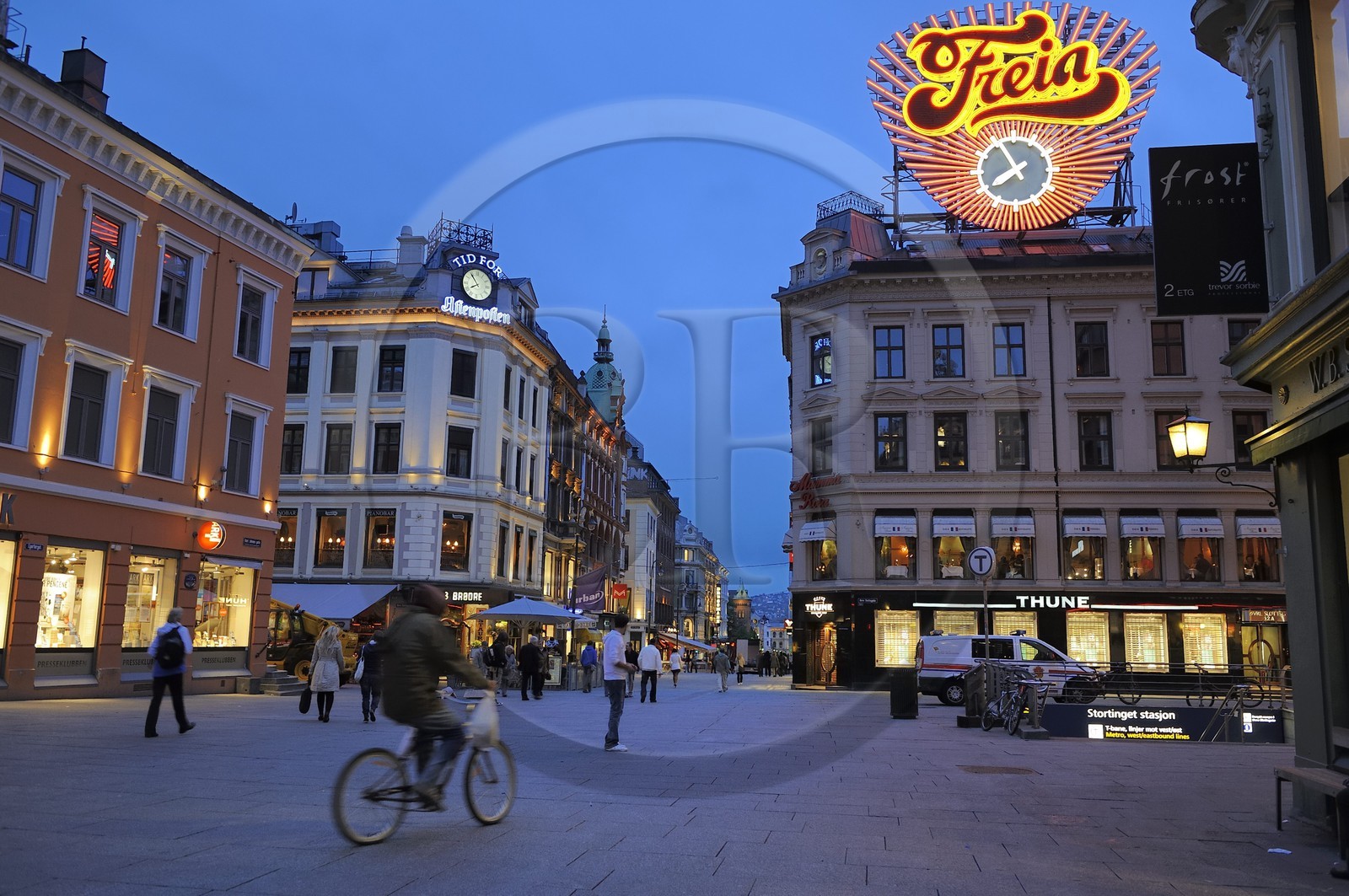 Norvège, Oslo, la partie piétonne de la rue Karl Johans Gate