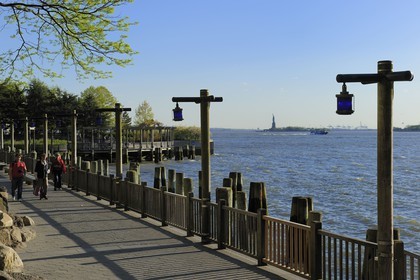Etats-Unis, New York, Manhattan, pointe Sud, Battery Park et la Statue de la Liberté en arrière plan