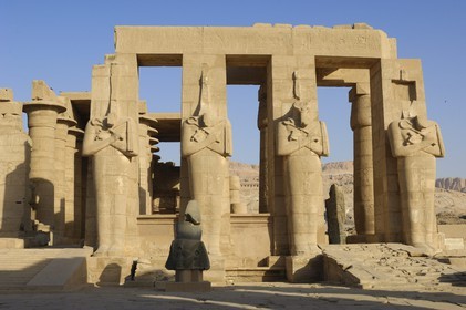 Egypte, Haute Egypte, vallée du Nil, environs de Louxor, nécropole thébaine classée Patrimoine Mondial de l'UNESCO, Thèbes Ouest, temple de Ramesseum
