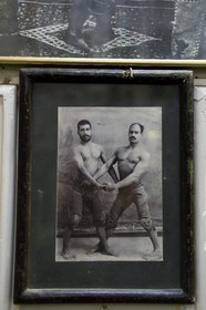 Iran, province d'Ispahan, Ispahan, maison de la force (Zurkhaneh) où est pratiqué le sport national traditionnel iranien appelé Varzesh-e Pahlavani