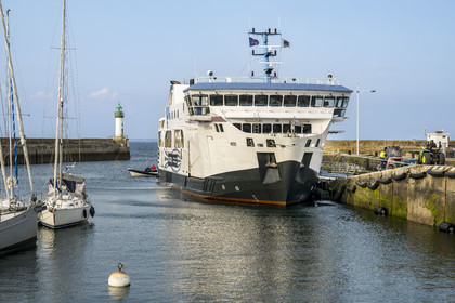 France, Morbihan (56), Ile de Groix, Port Tudy, le ferry dans le port