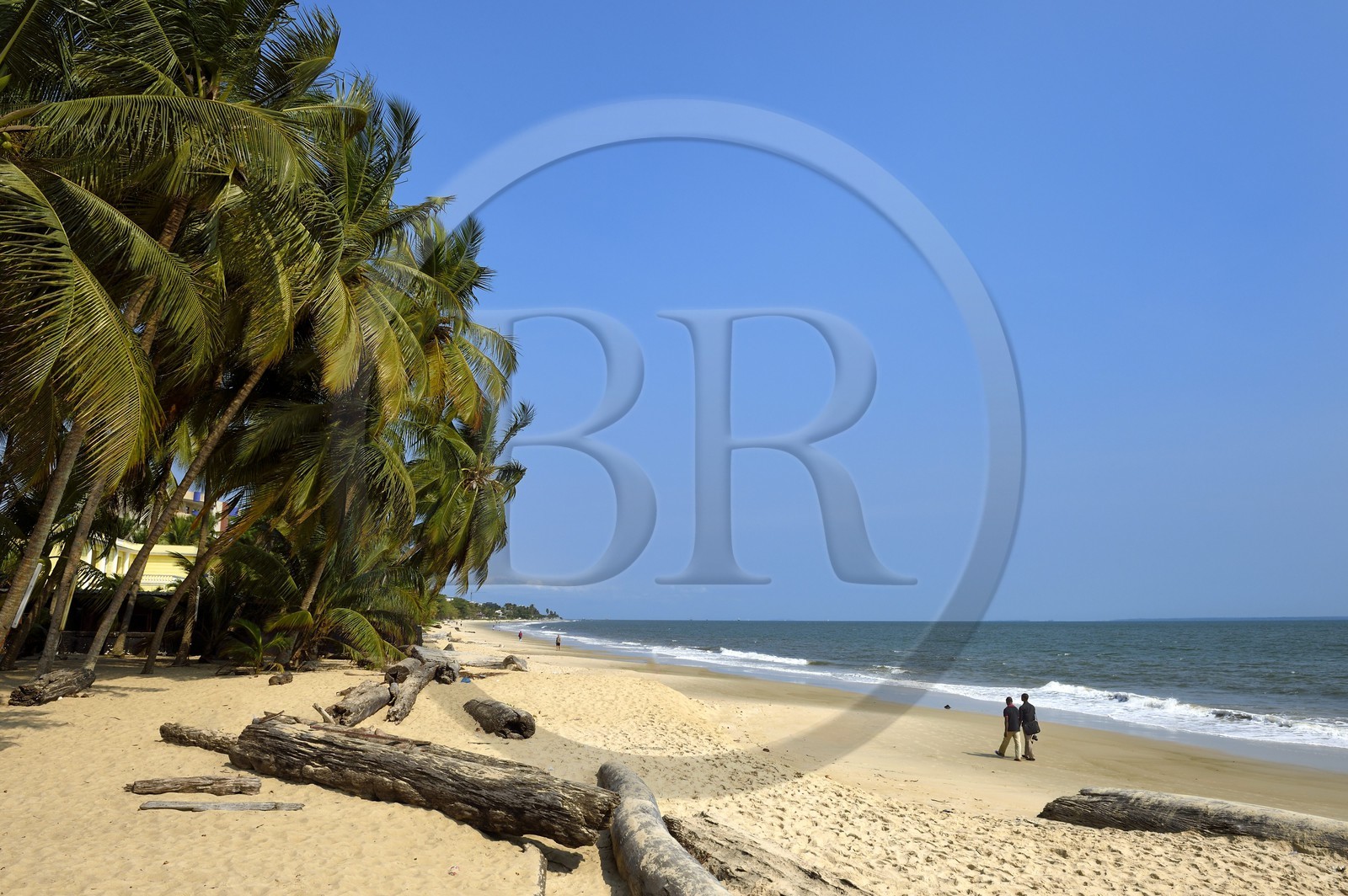 Gabon, Libreville, plage de l'aéroport bordant l'Estuaire du Gabon