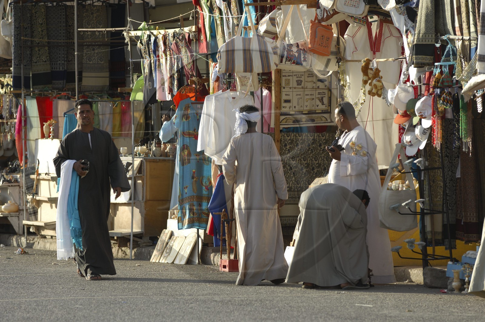 Egypt, Upper Egypt, Nile Valley, Luxor, the West bank, souvenir shops at the entrance of the temple of Deir el-Bahari (Hatshepsut)