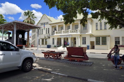 Namibie, région de Khomas, Windhoek, la gare dans Bahnhof strasse à l'architecture coloniale datant de l'époque allemande