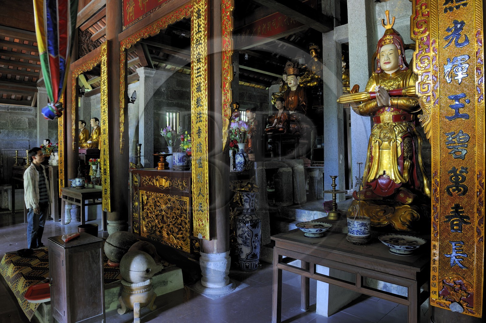 Vietnam, province de Ninh Binh, pagode partiellement troglodytique de Bich Dong, deuxième temple