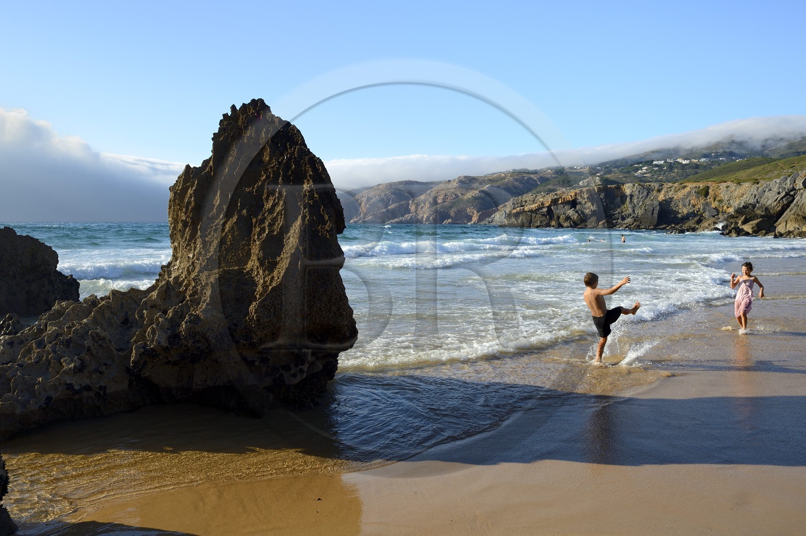 Portugal, région de Lisbonne, Cascais, petite plage sauvage de Abano au nord de la plage de Guincho sur la côte d'Estoril
