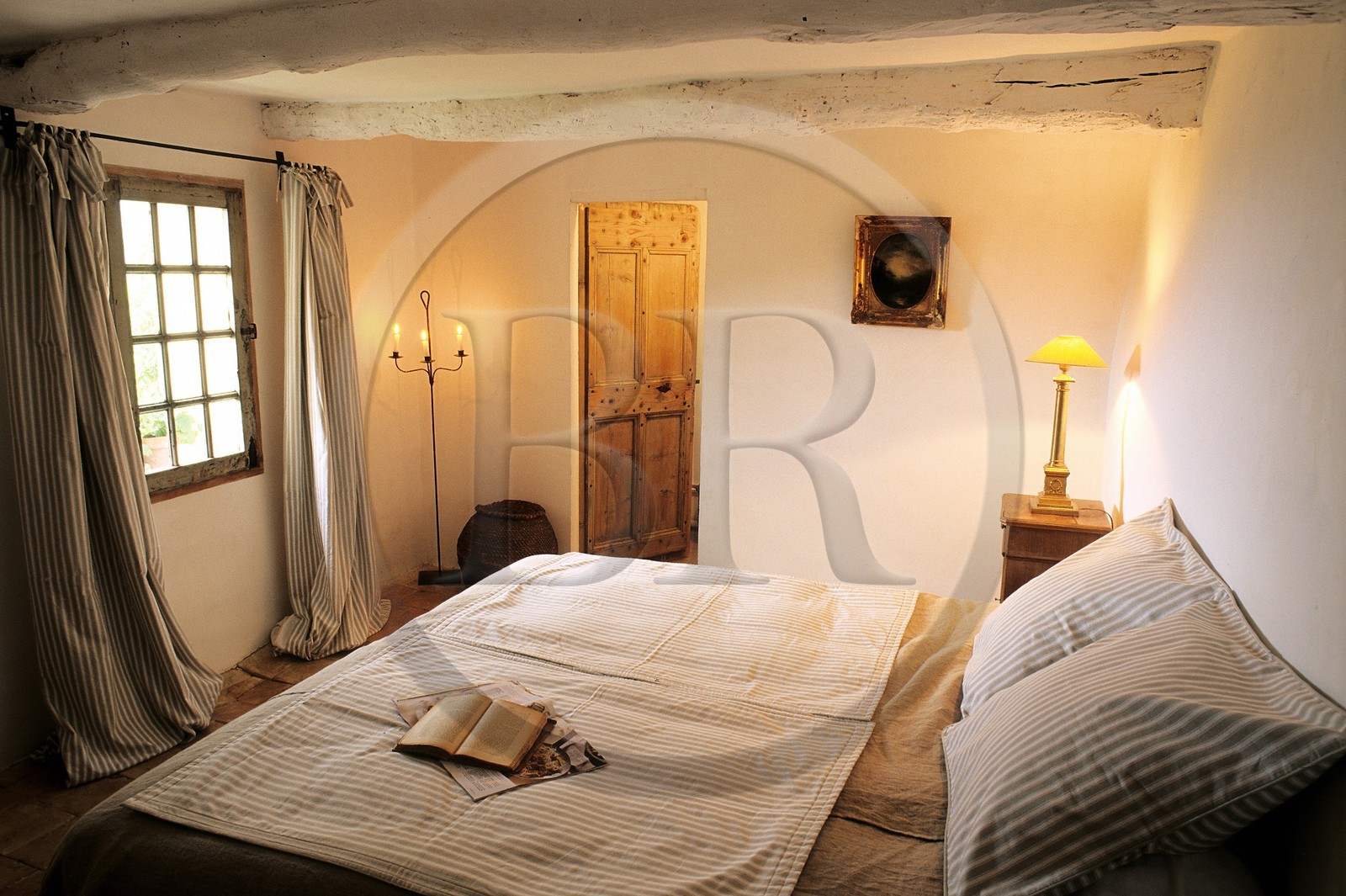 France, Hautes-Alpes (05), Pays du Buëch, région d'Orpierre, Chevalet le Haut, la maison d'hôtes le Mas Rome de Roger Gutierrez