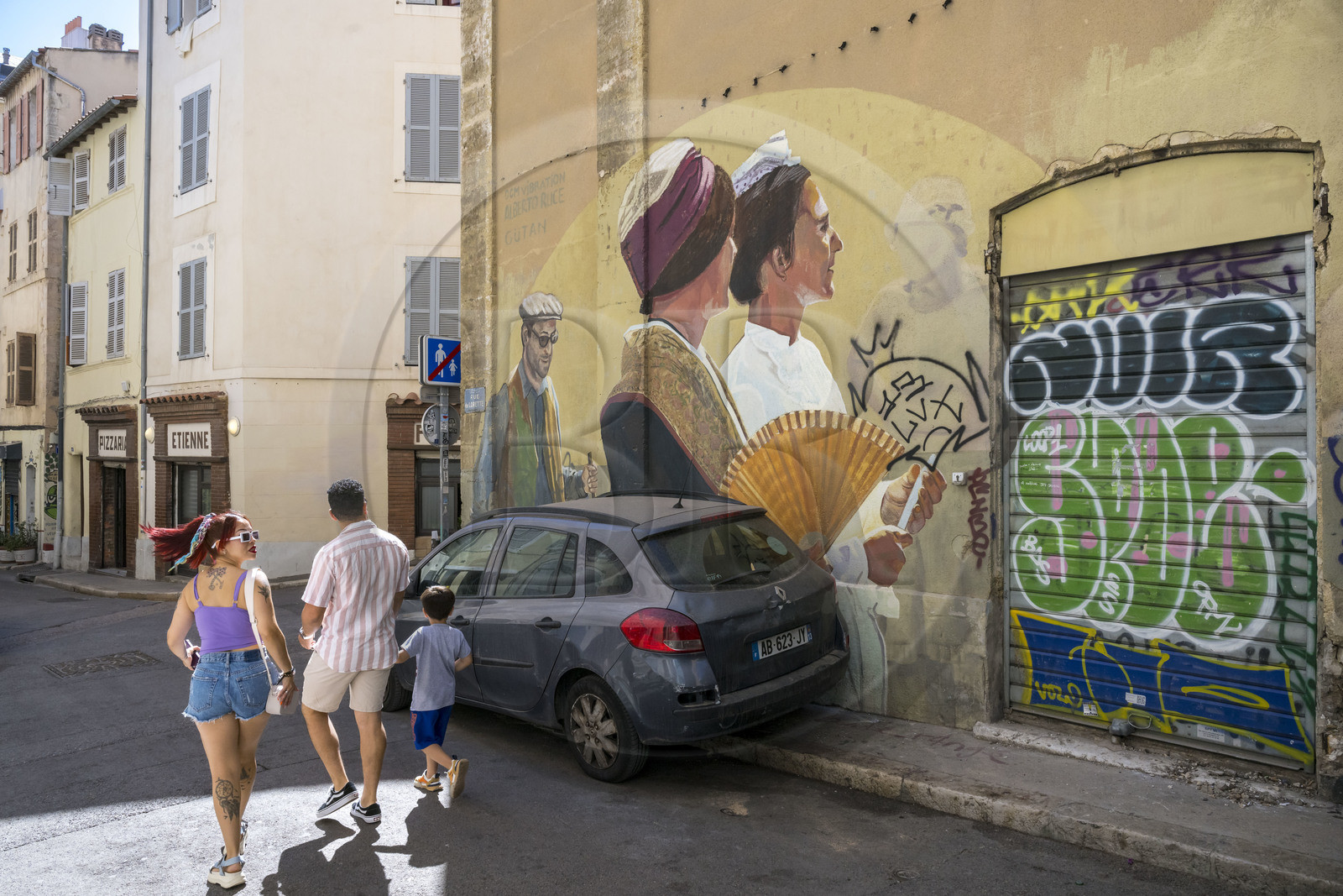 France, Bouches du Rhone, Marseille, Panier district, mural by Alberto Ruce and Gütan on Lorette Street