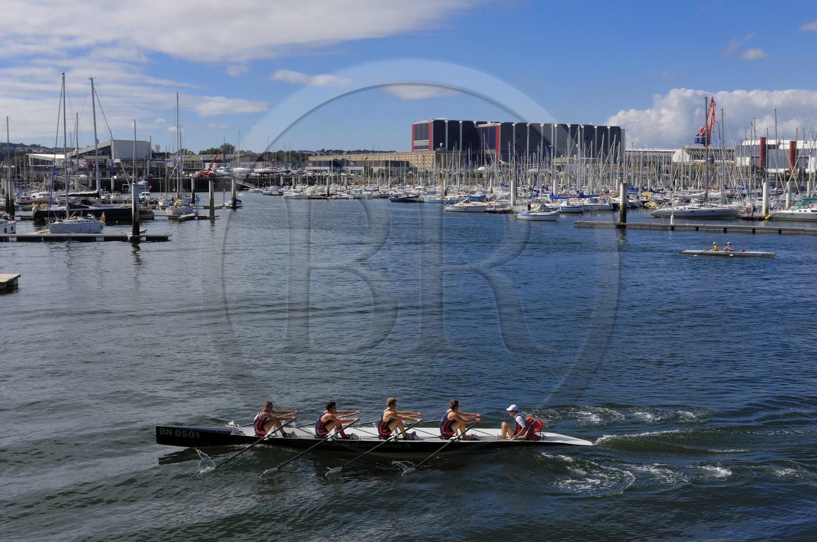France, Manche (50), Cherbourg, le port Chantereyne et l'arsenal au fond