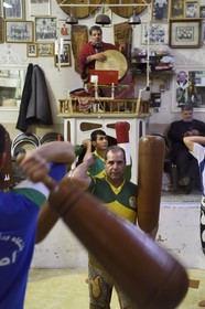 Iran, province d'Ispahan, Ispahan, maison de la force (Zurkhaneh) où est pratiqué le sport national traditionnel iranien appelé Varzesh-e Pahlavani