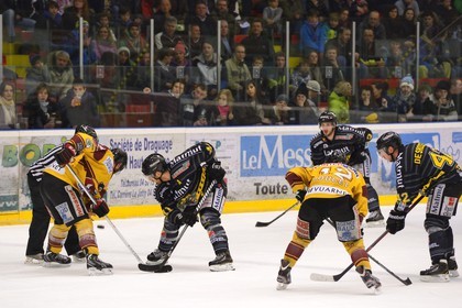 France, Haute-Savoie (74), Morzine, match de hockey sur glace du Hockey Club Morzine-Avoriaz appelé les Pingouins