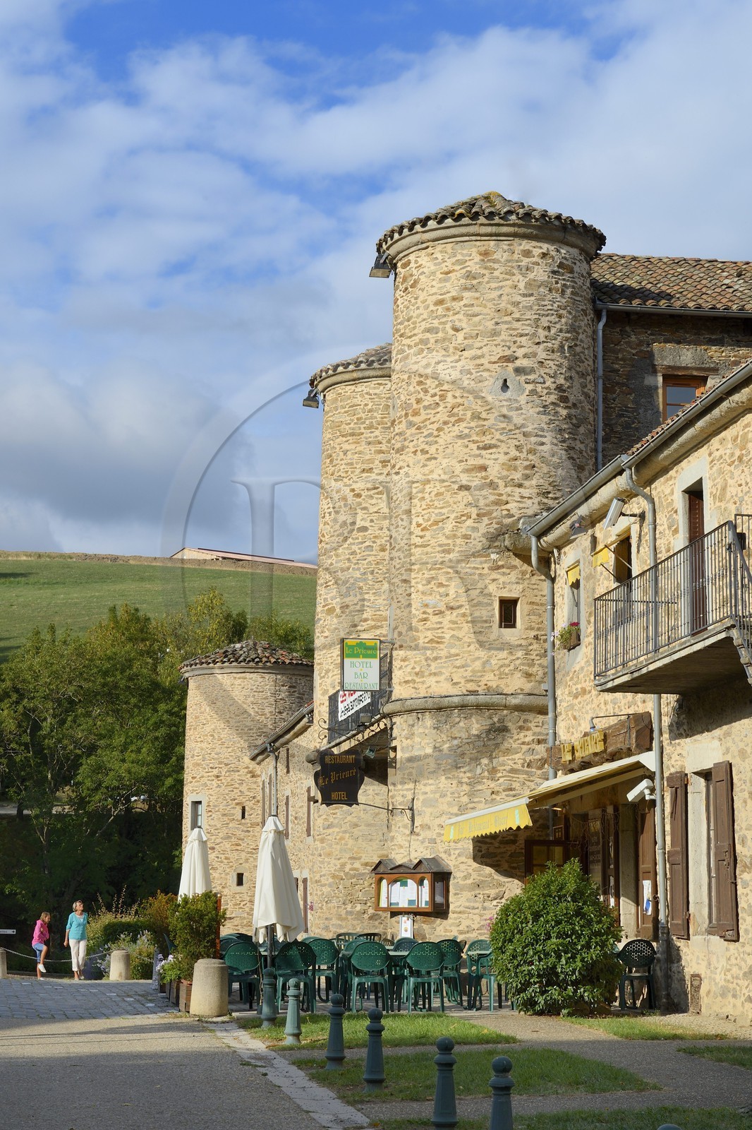 France, Loire (42), Parc Naturel Régional du Pilat,  Sainte-Croix-en-Jarez, labellisé Les Plus Beaux Villages de France, l'ancienne Chartreuse, la porte de façade fortifiée du XVIe siècle