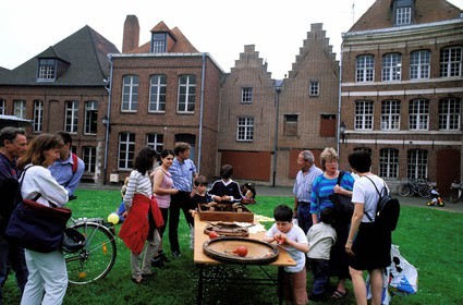 France, Nord, Lille, behind Hospice Comtesse, traditional games of northern France played during a local celebration