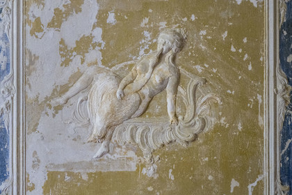 France, Bouches-du-Rhône (13), Aix en Provence, Bastide du Jas de Bouffan, ancienne demeure de Paul Cezanne de 1859 à 1899, décor en platre dans la chambre de madame Cezanne