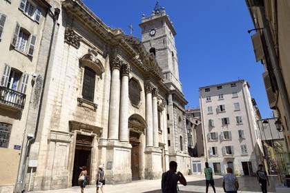 France, Var (83), Toulon, cathédrale Sainte-Marie-de-la-Seds et le parvis Jean-Paul II