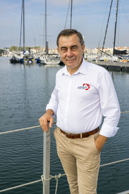 France, Vendée (85), Les-Sables-d'Olonne, Port Olona, ponton des voiliers du Vendée Globe, le président de la course du Vendée Globe Alain Leboeuf