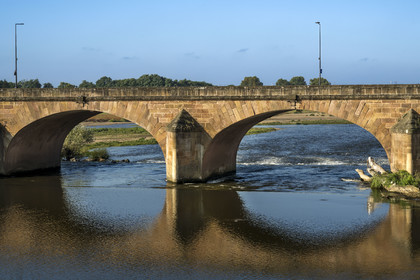 France, Nièvre (58), Nevers, Pont de la Loire
