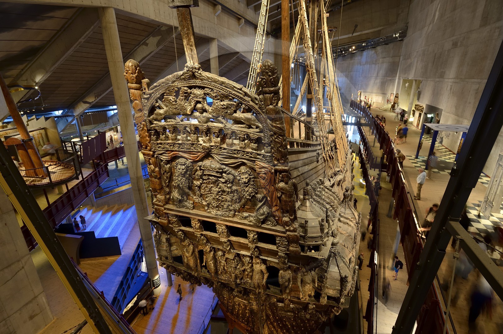 Suède, Stockholm, Djurgarden, le musée Vasa (Vasamuseet), le Vasa, navire du XVIIe siècle renfloué et rénové