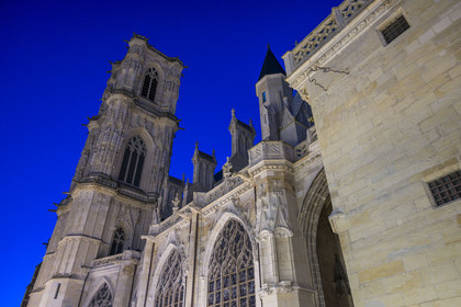 France, Nièvre (58), Nevers, cathédrale Saint-Cyr-et-Sainte-Julitte avec la tour Bohier