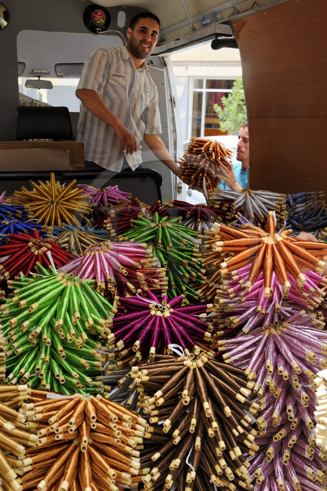 Maroc, région de l'Oriental, Oujda, la médina, marchand de fils