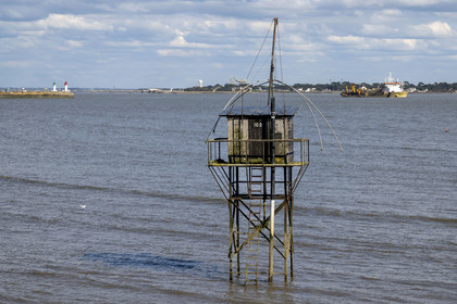 France, Loire Atlantique, Estuaire de la Loire, Saint Nazaire, traditional carrelet (fishing shack) along boulevard Albert 1er
