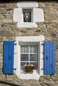 France, Finistère (29), Mer d'Iroise, Ile d'Ouessant, maison traditionnelle en pierre à kerandraon sur la cote Sud