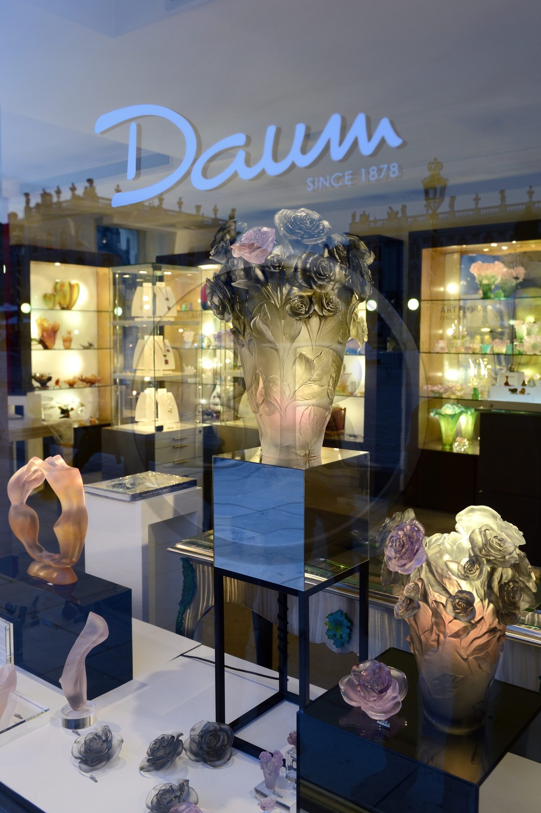 France, Meurthe-et-Moselle (54), Nancy, place Stanislas, boutique Daum (cristal lorrain)